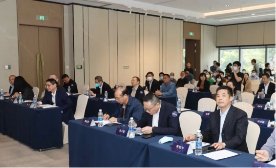 智能联接 无界成长——我校参加广州智慧职教建设技术研讨会
